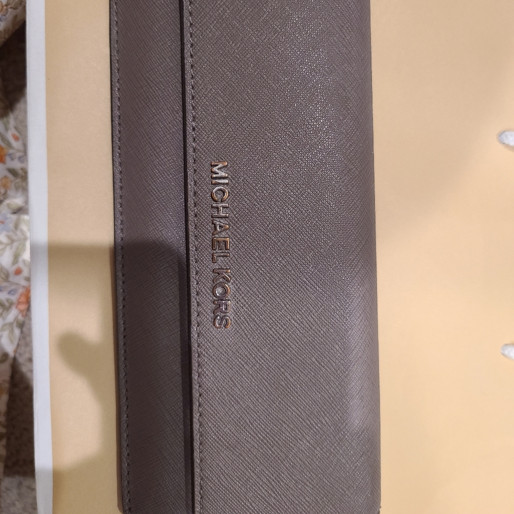 Michael kors wallet